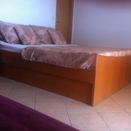 Juric Daire Baška Voda